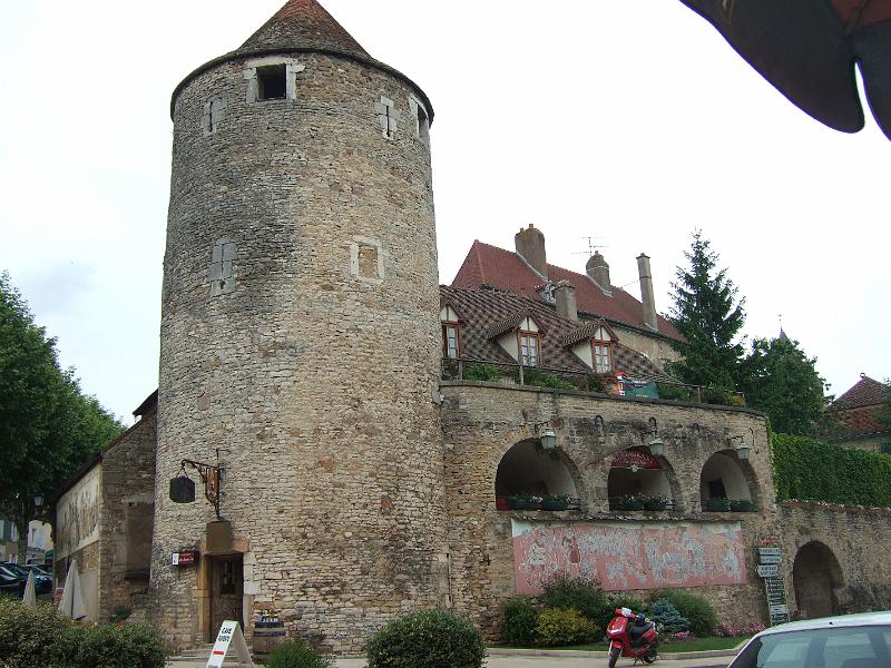 2010-05- (120).JPG - Reste der alten Befestigungsanlagen